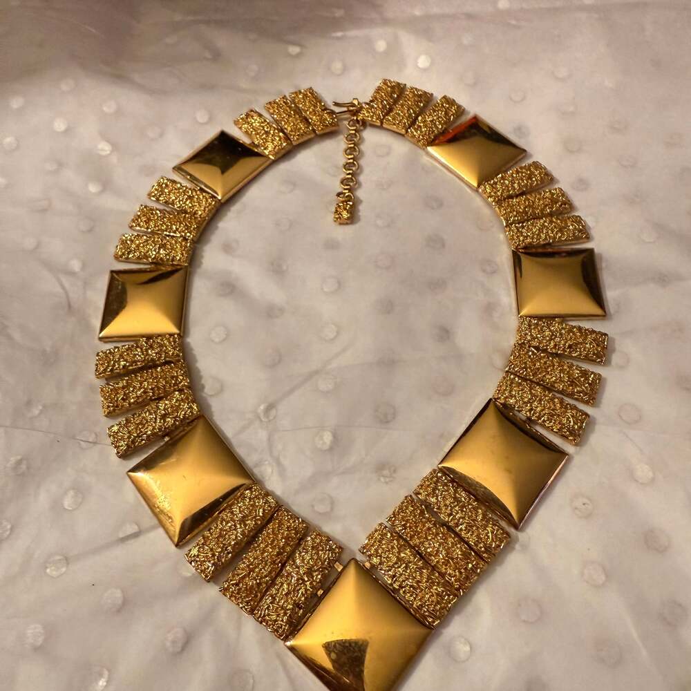 1973 Monet Book Piece V Collar Necklace - Picture 4 of 8